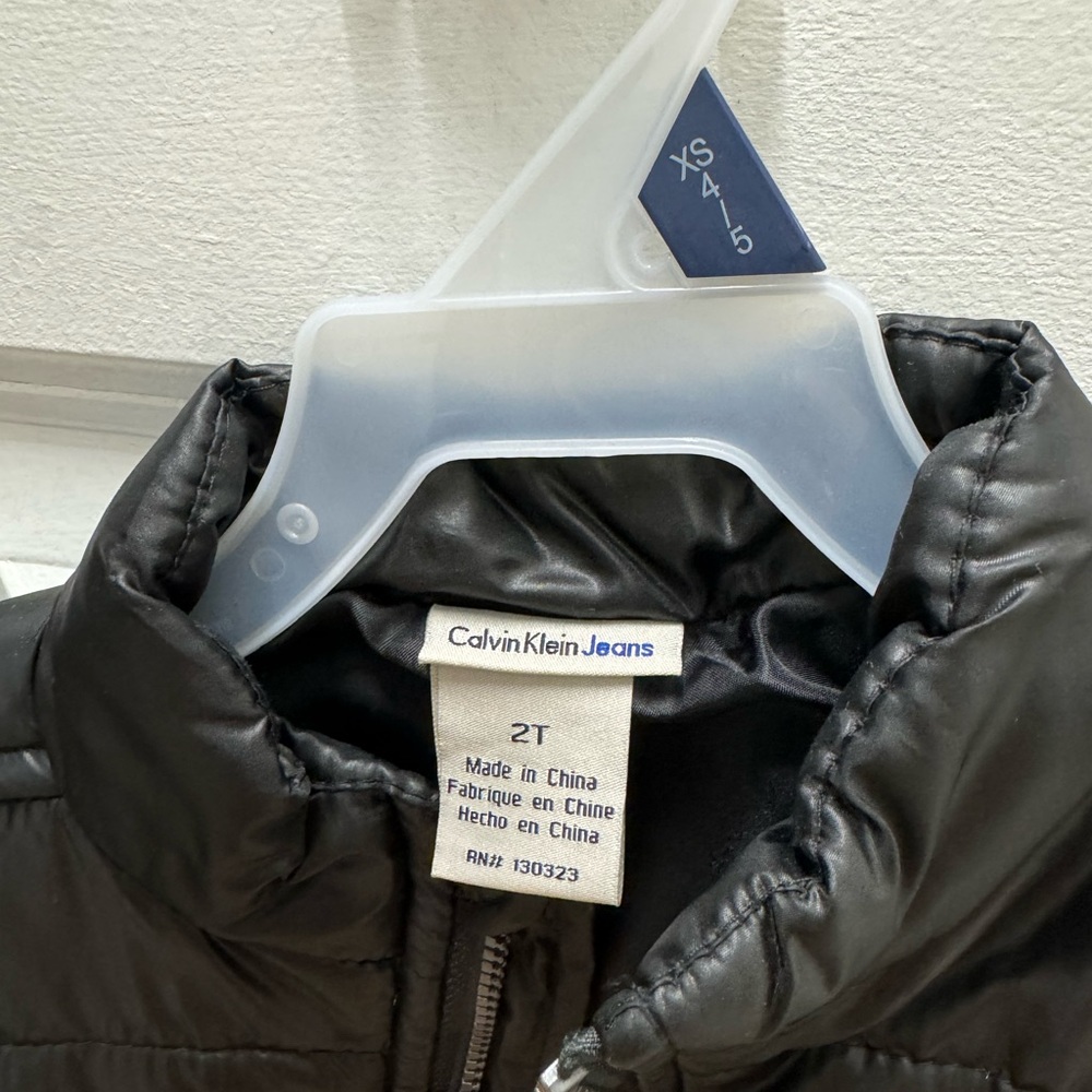 Calvin Klein jeans, boy, puffer vest - Picture 7 of 7